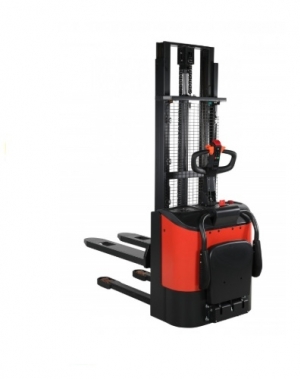 Ajettava pinoamisvaunu PSE15-C 3200 MM 1500 kg PSE15-C 3200 MM 1500 kg